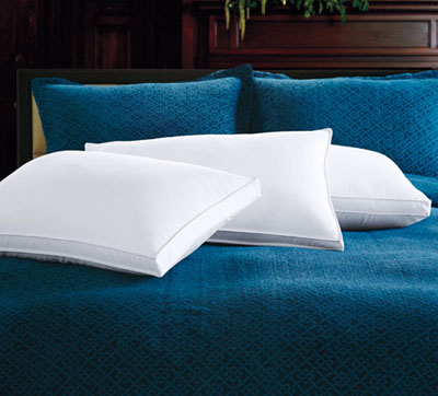 700 Fill Power White Duck Down Gusseted Pillow